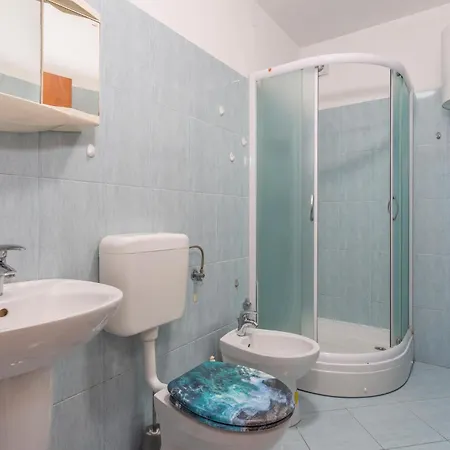 2 Bedroom In Cernik Apartamento
