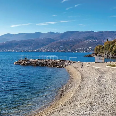 Lägenhet 2 Bedroom In Cernik Rijeka