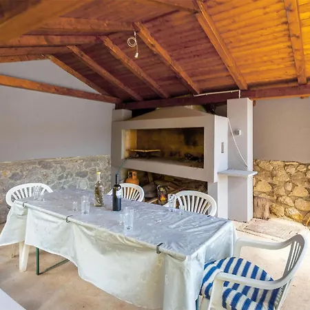 2 Bedroom In Cernik *
