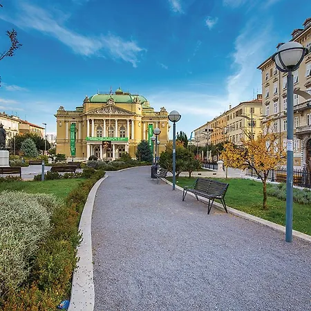 Lägenhet 2 Bedroom In Cernik Rijeka