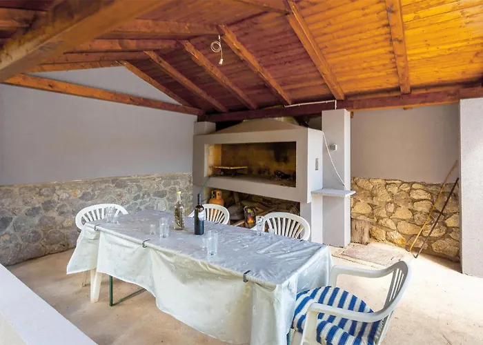 Awesome In Cernik With Wifi *